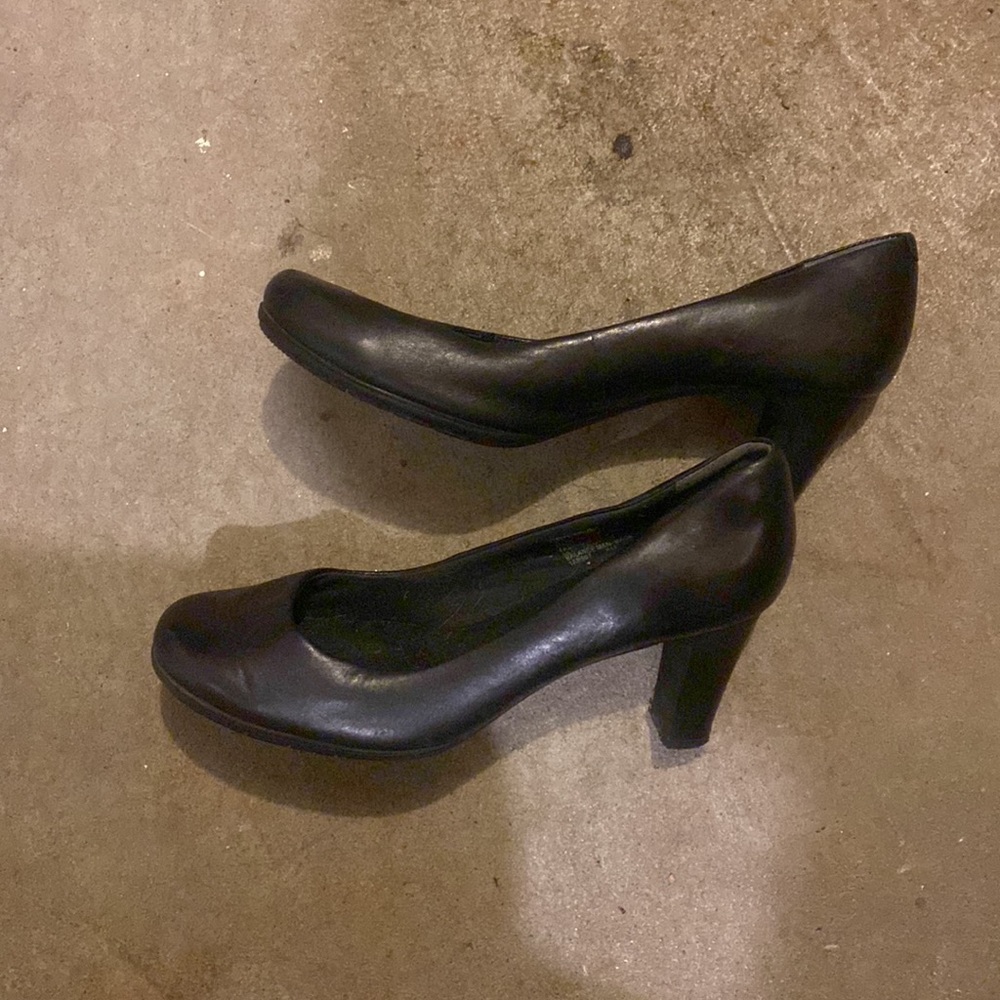 Rockport classic black tall pumps comfort 8.5 wide